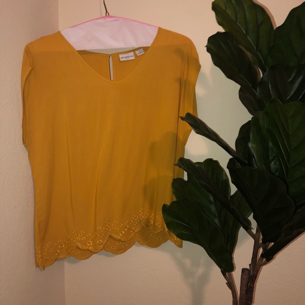 🌻 BOHO LIZ CLAIBORNE SCALLOPED BLOUSE 🌻
